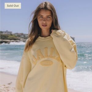 DAILY DRILLS Oversized crewneck in Butter
